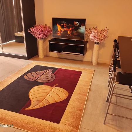 Cozy Unit- Bell Suites- Horizon Suites- Wifi- Netflix- Parking Swimming Pool- Klia Sepang Exterior foto
